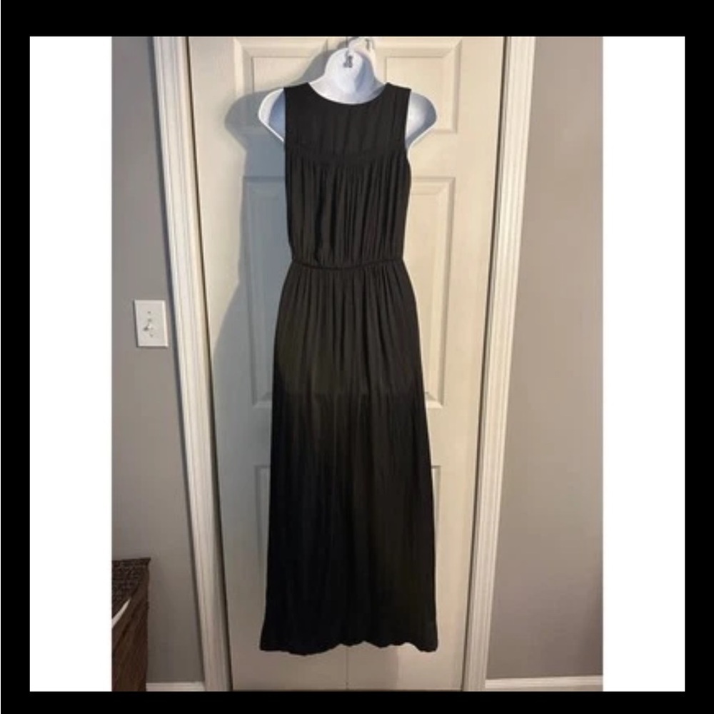 Banana Republic black satin pleated maxi dress with slit size 2 - Picture 10 of 11